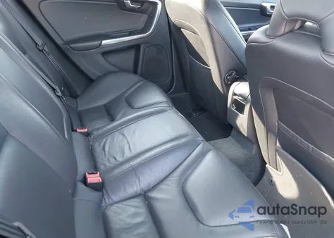 2014 Volvo S60 T5 z USA, uszkodzony, nr VIN YV1612FS6E2275728